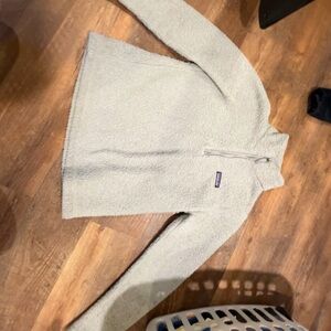 Fluffy grey Patagonia half zip